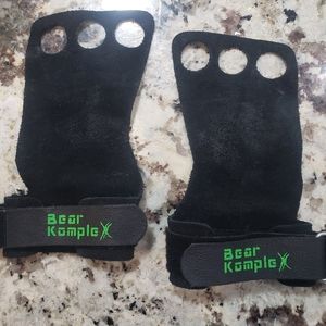 Bear Complex black suede leather 3 hole protector crosssfit adjustable Velcro